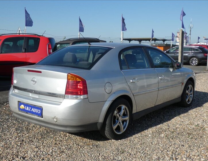 Opel Vectra Sedan / Limuzína 2,2 l 108 kw