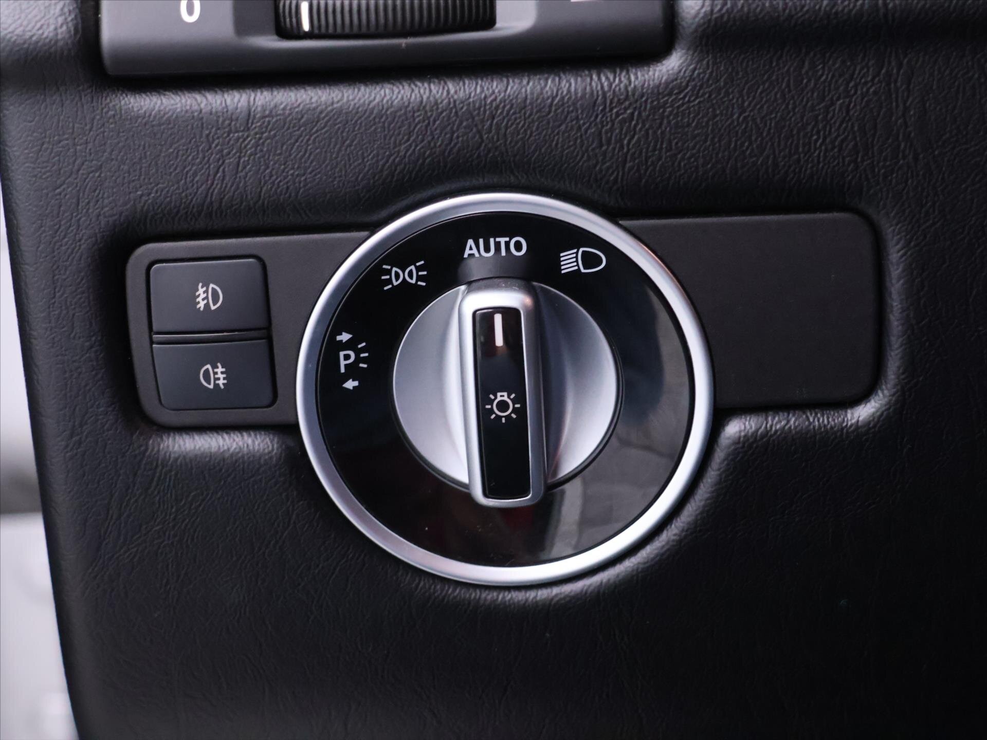 Mercedes-Benz Třídy G SUV 3,0 l 155 kw