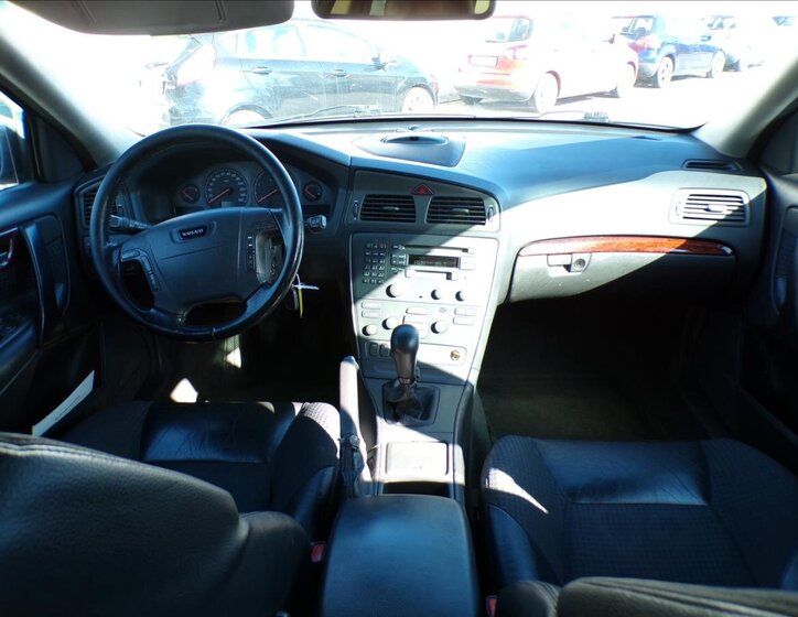 Volvo V70 Kombi 2,5 l 103 kw