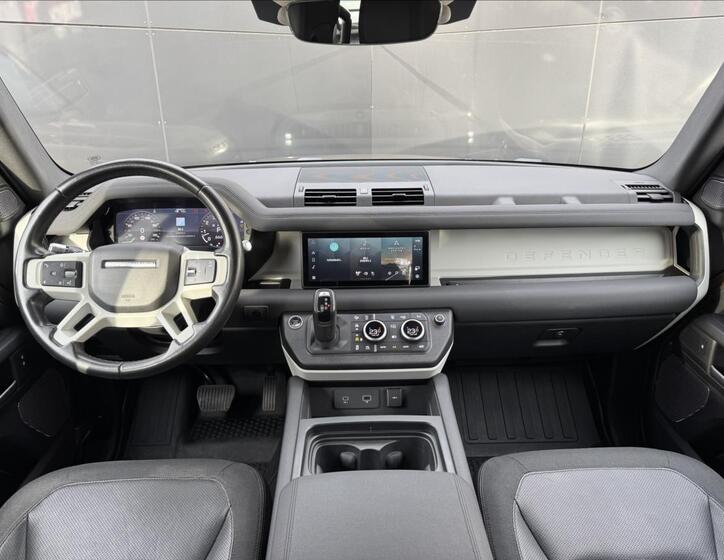 Land Rover Defender 13