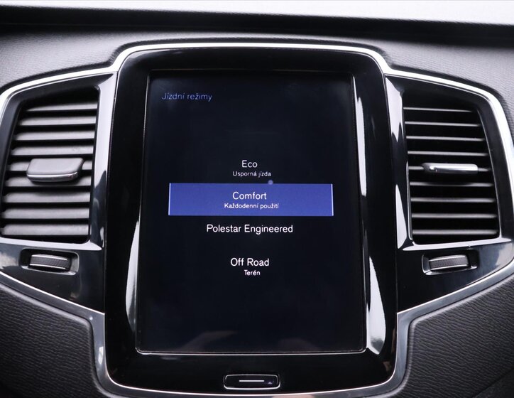Volvo XC90 SUV / Terénní 2,0 l 173 kw
