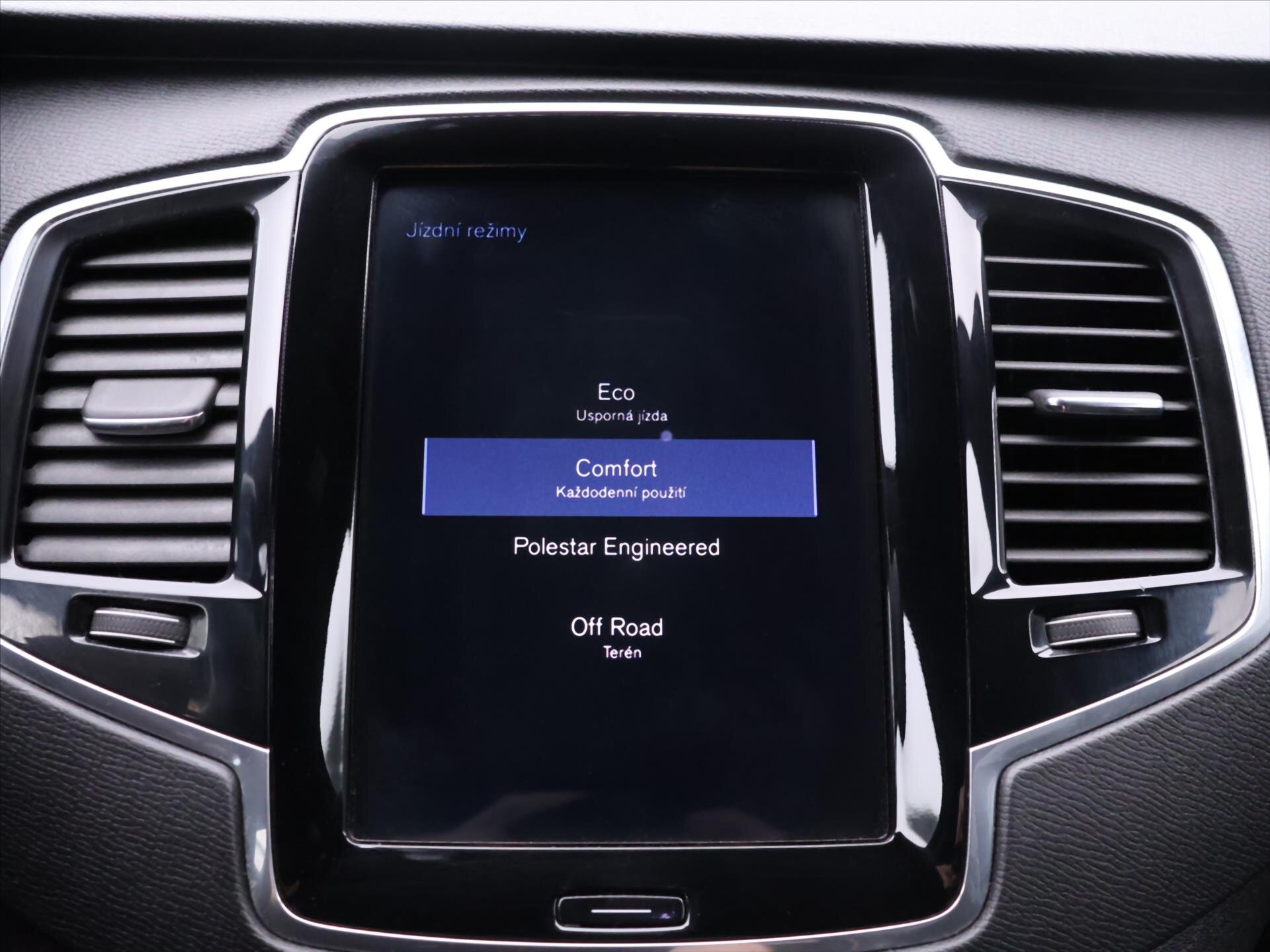 Volvo XC90 SUV / Terénní 2,0 l 173 kw