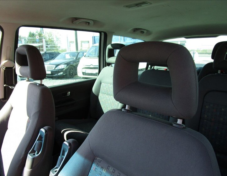 Volkswagen Sharan Kombi 1,9 l 85 kw