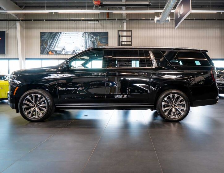 Chevrolet Suburban SUV 6,2 l 313 kw