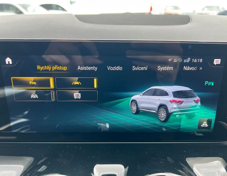 Mercedes-Benz GLA 28