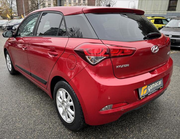 Hyundai i20 8