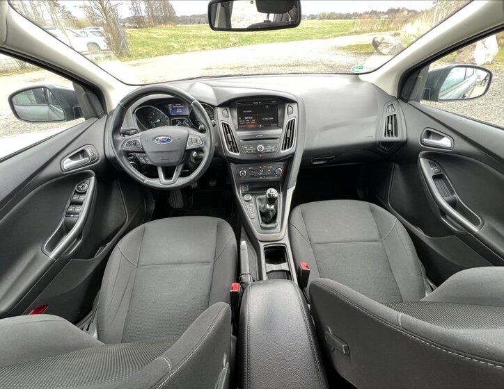 Ford Focus Kombi 999,0 92 kw