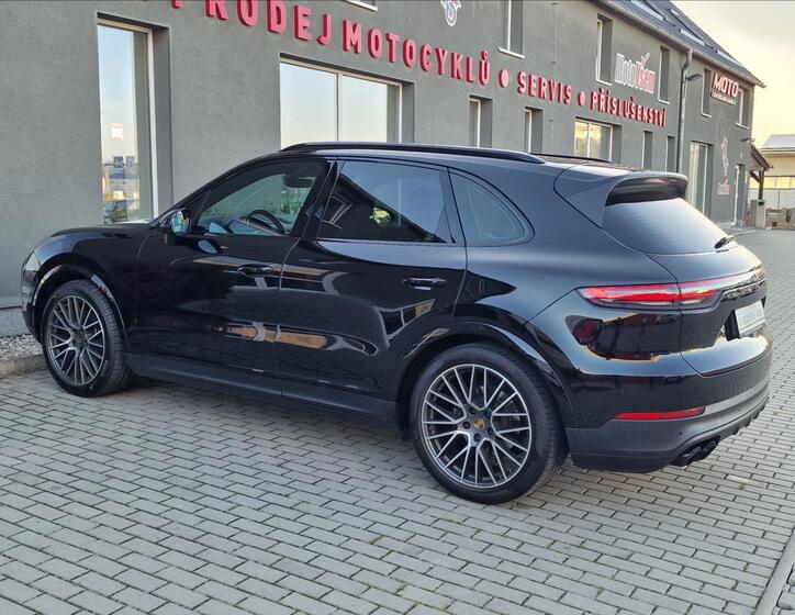 Porsche Cayenne 7