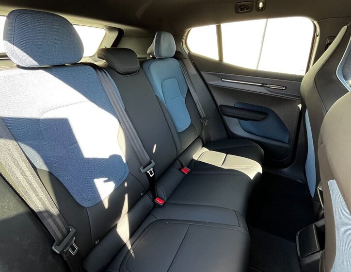 Volvo EX30 SUV / Terénní 69,0 200 kw