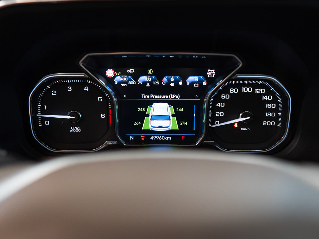 GMC Yukon SUV / Terénní 6,2 l 313 kw