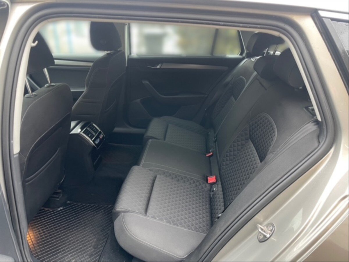 Škoda Superb Kombi 1,8 l 132 kw
