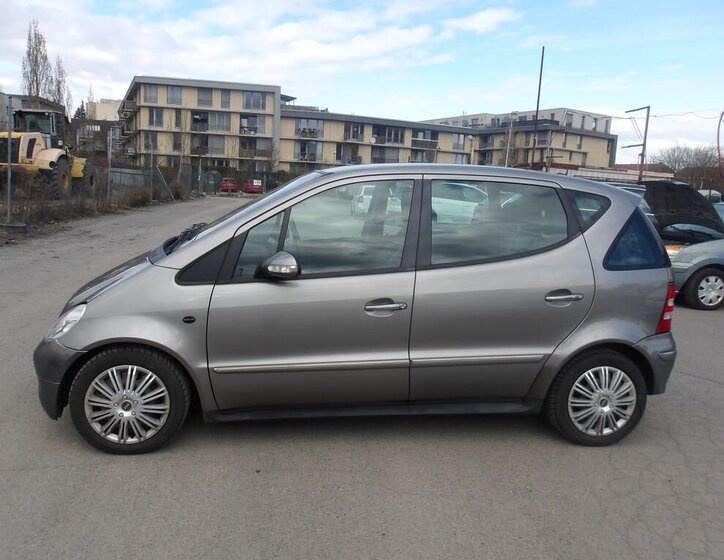 Mercedes-Benz Třídy A Hatchback 1,6 l 75 kw