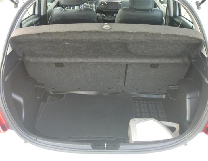 Toyota Yaris 32