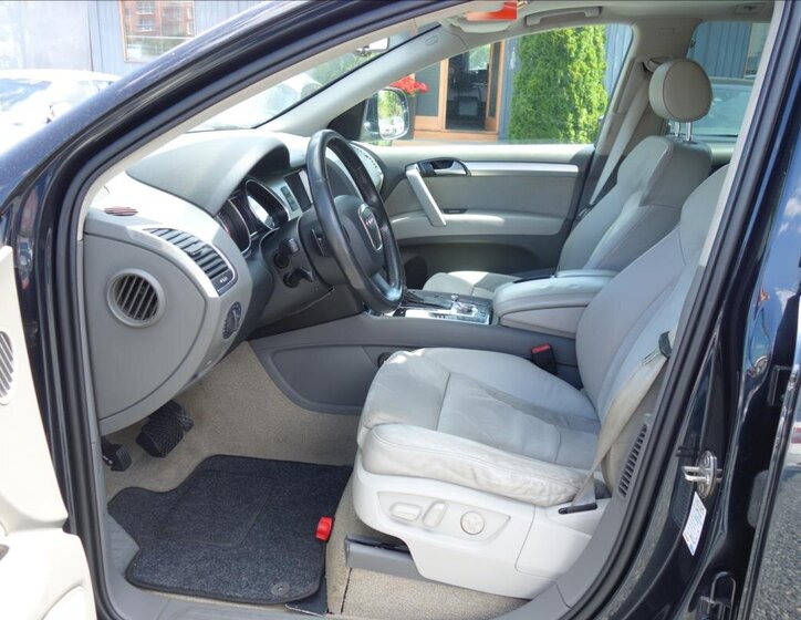 Audi Q7 SUV / Terénní 4,2 l 257 kw