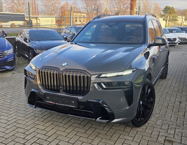 BMW X7 1