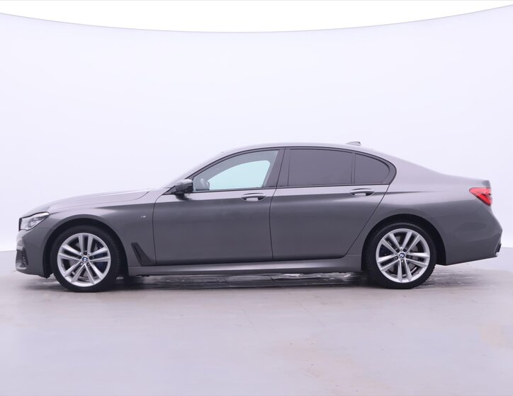 BMW Řada 7 Sedan / Limuzína 4,4 l 330 kw