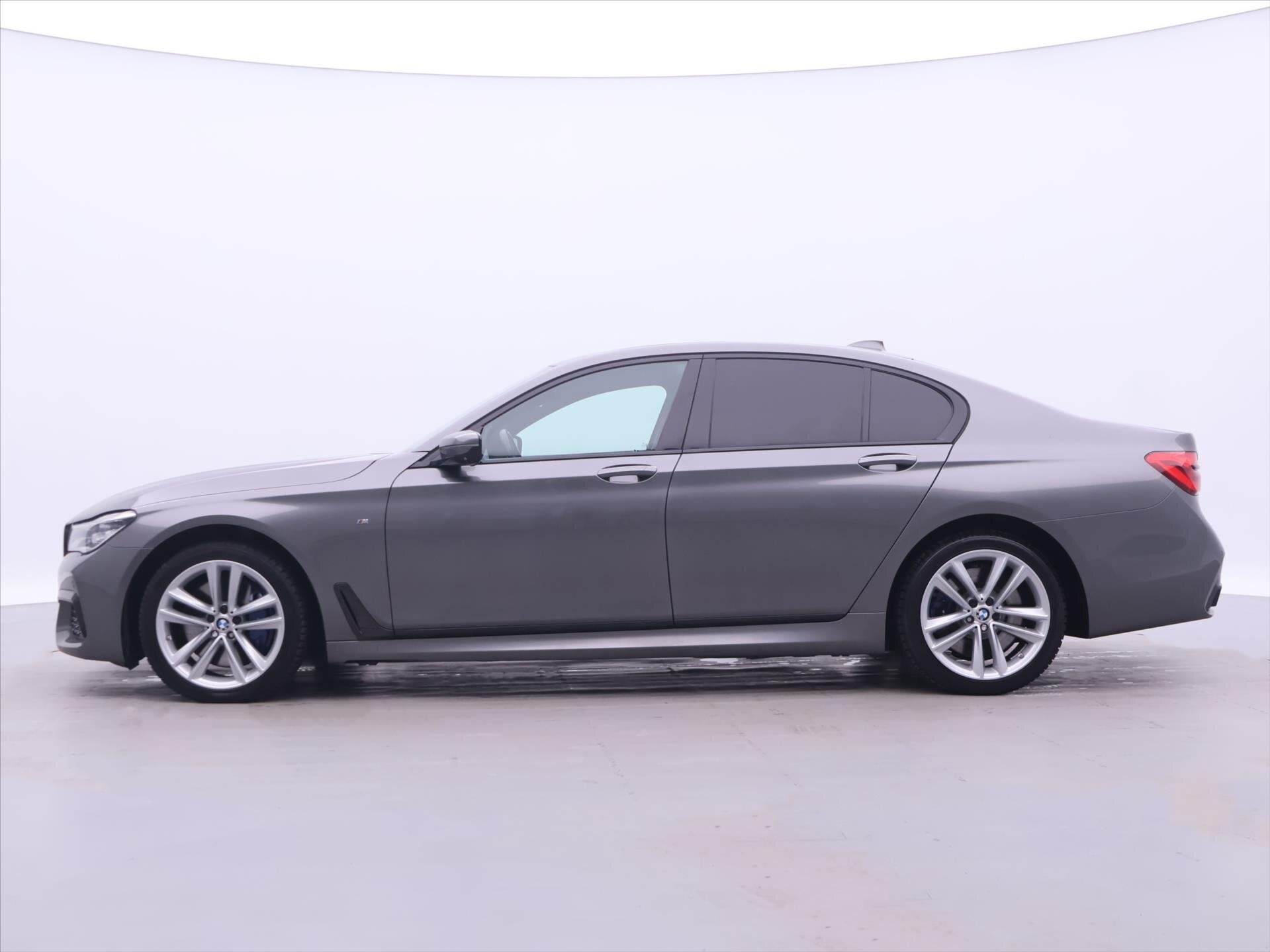 BMW Řada 7 Sedan / Limuzína 4,4 l 330 kw