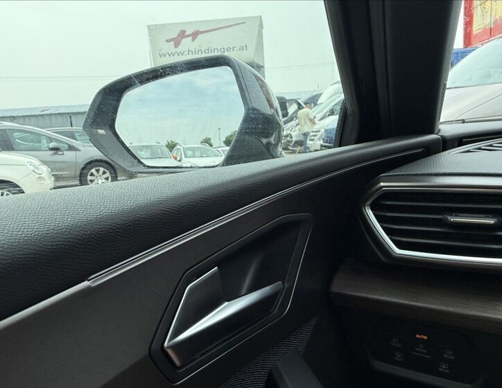 Seat Leon Hatchback 1,5 l 96 kw