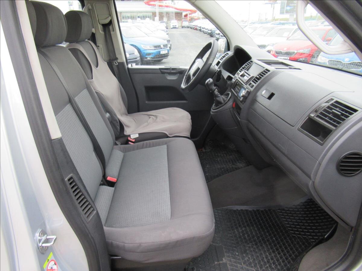 Volkswagen Caravelle MPV 2,5 l 96 kw