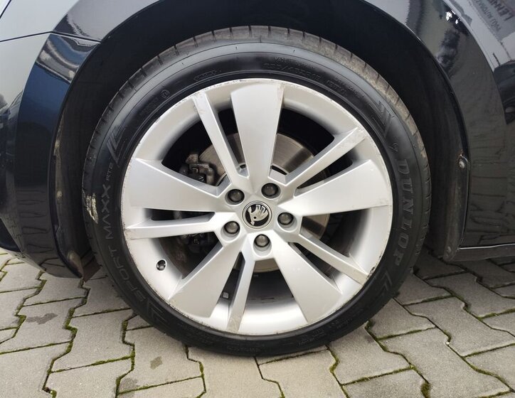 Škoda Superb 33