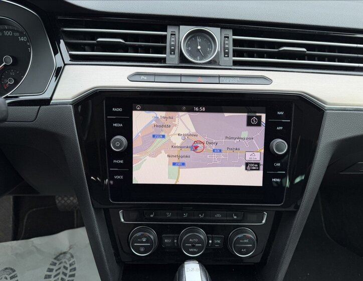 Volkswagen Passat Kombi 2,0 l 140 kw