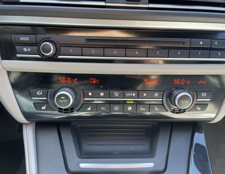 BMW Řada 5 Kombi 3,0 l 180 kw