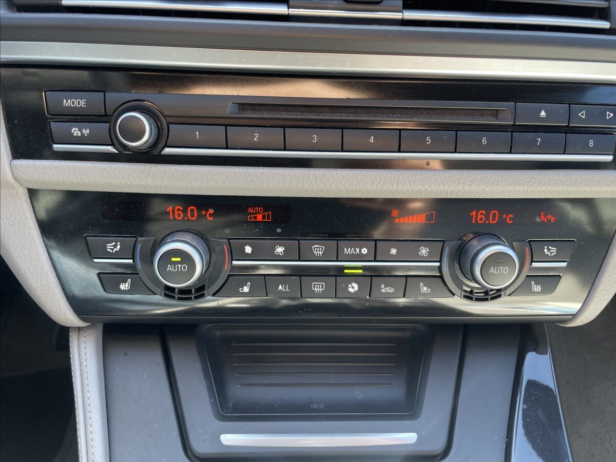 BMW Řada 5 Kombi 3,0 l 180 kw