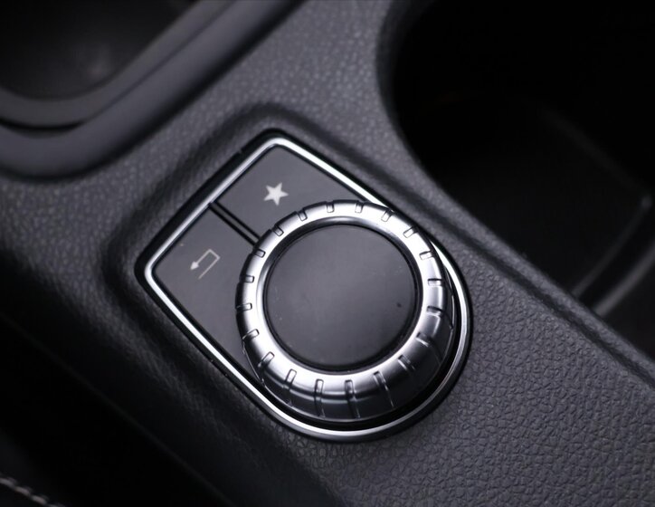 Mercedes-Benz CLA Sedan 1,5 l 80 kw