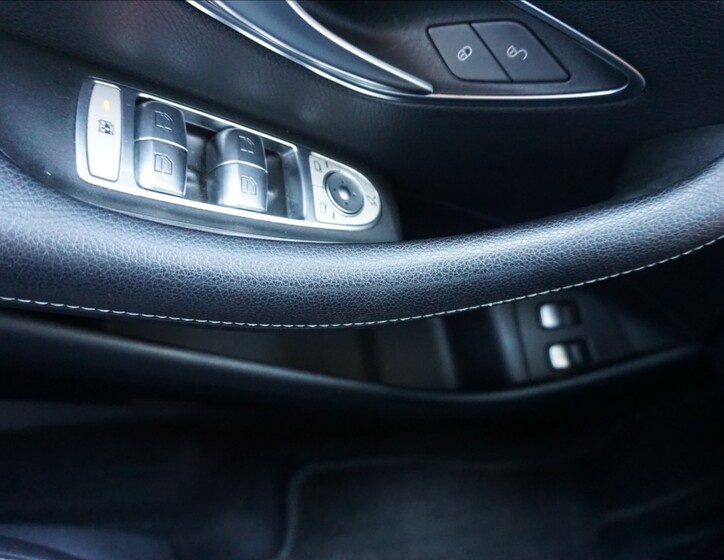 Mercedes-Benz Třídy E 13