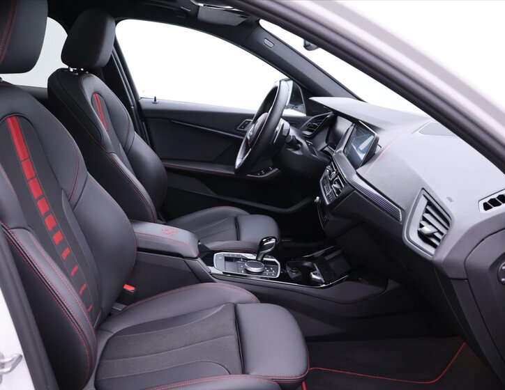 BMW Řada 1 Hatchback 2,0 l 195 kw