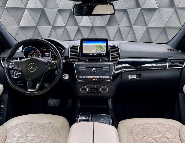 Mercedes-Benz GLS SUV / Terénní 3,0 l 190 kw