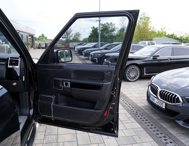 Land Rover Range Rover SUV / Terénní 4,4 l 230 kw