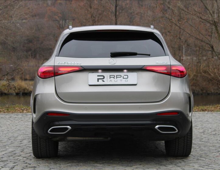 Mercedes-Benz GLC 9