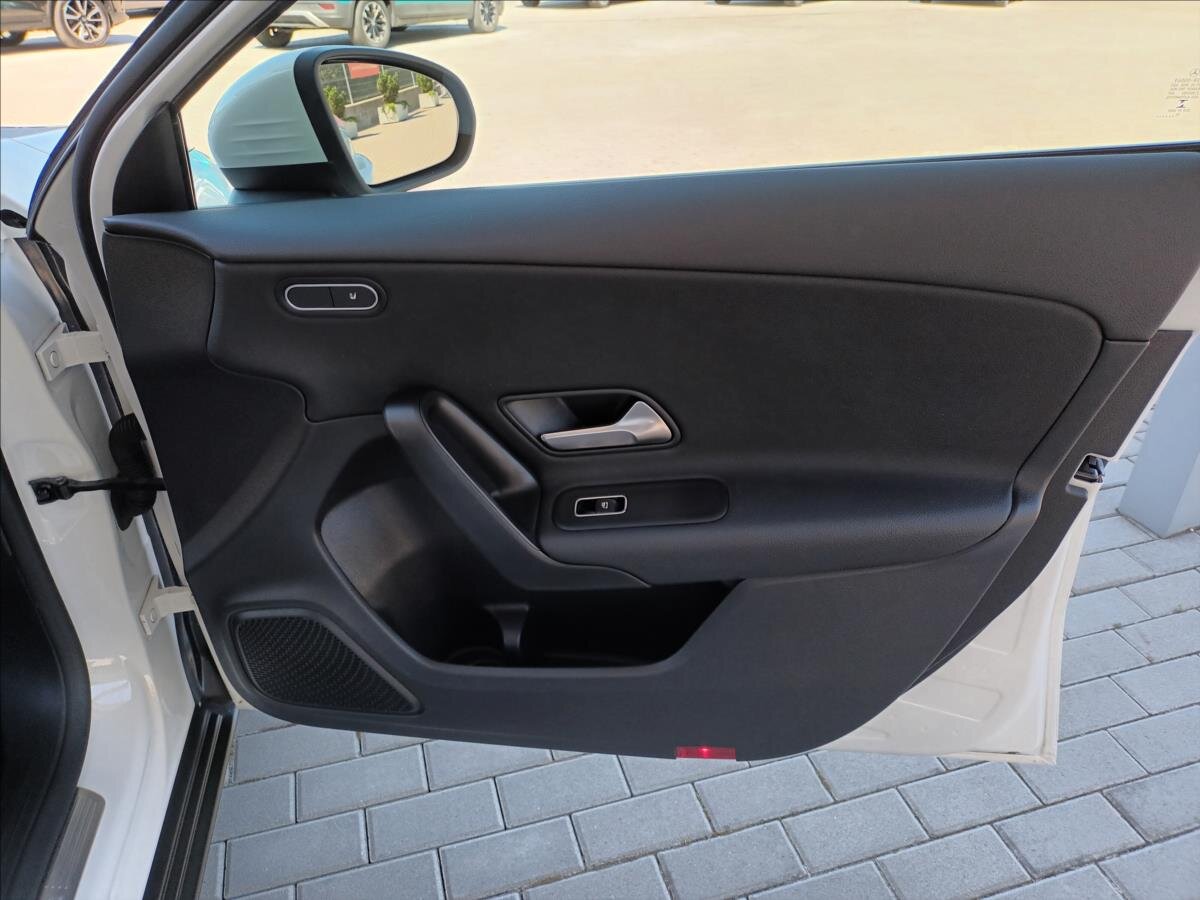 Mercedes-Benz Třídy A Hatchback 1,3 l 80 kw