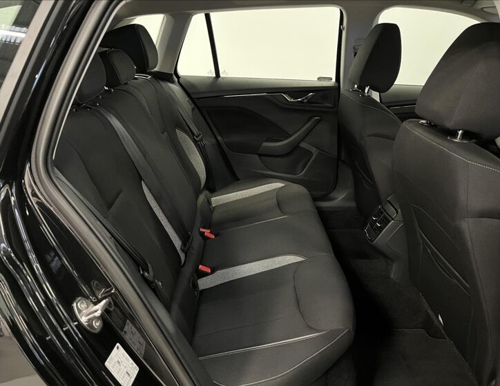 Škoda Kamiq SUV 999,0 85 kw