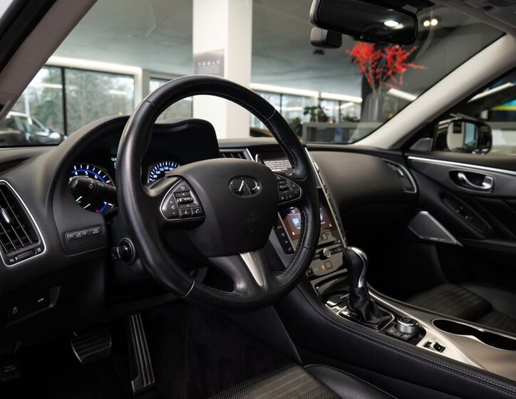 Infiniti Q50 5