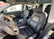 Tesla Model 3 Sedan / Limuzína 0,0 239 kw