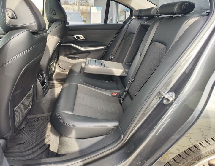 BMW Řada 3 Sedan / Limuzína 2,0 l 215 kw