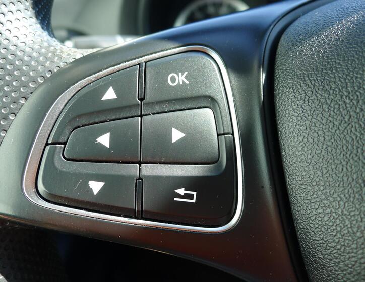 Mercedes-Benz Vito 18