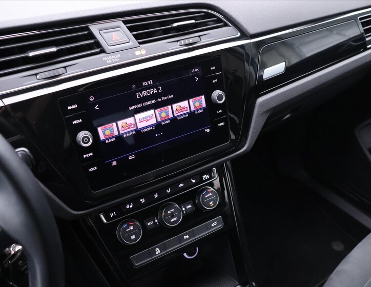 Volkswagen Touran 23