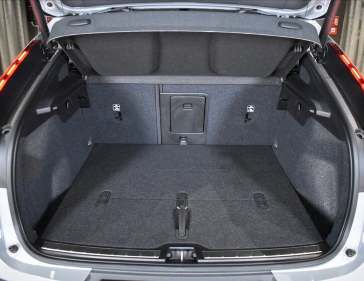 Volvo C40 SUV / Terénní 0,0 185 kw