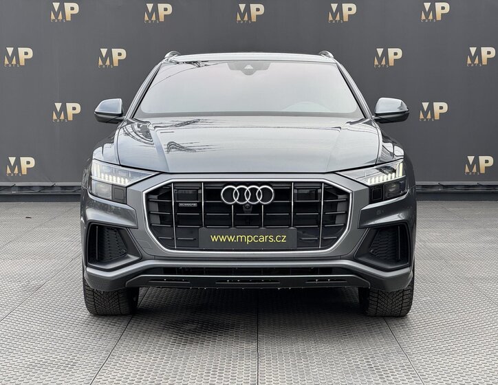 Audi Q8 SUV 3,0 l 210 kw