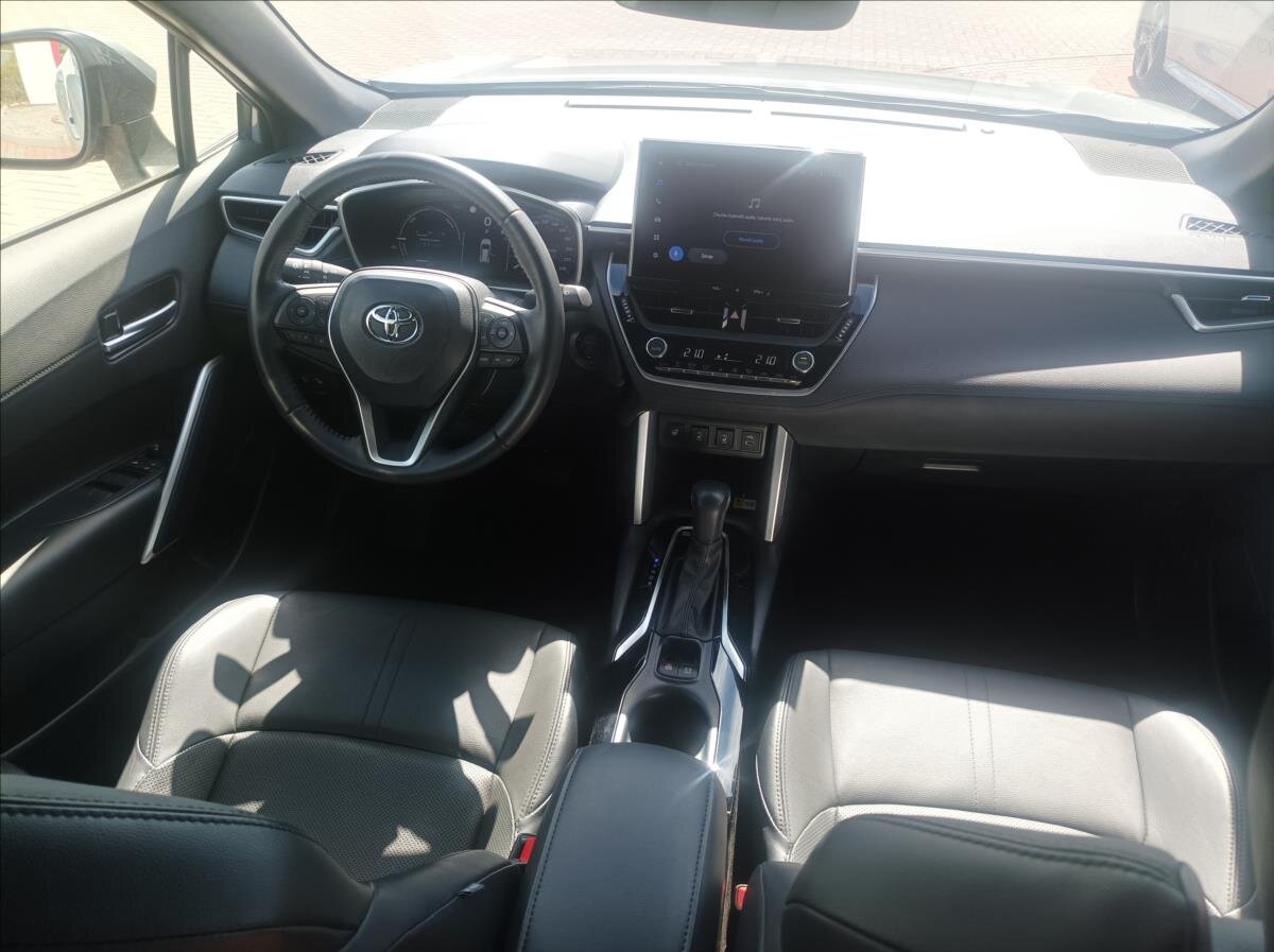 Toyota Corolla Cross SUV / Terénní 2,0 l 112 kw