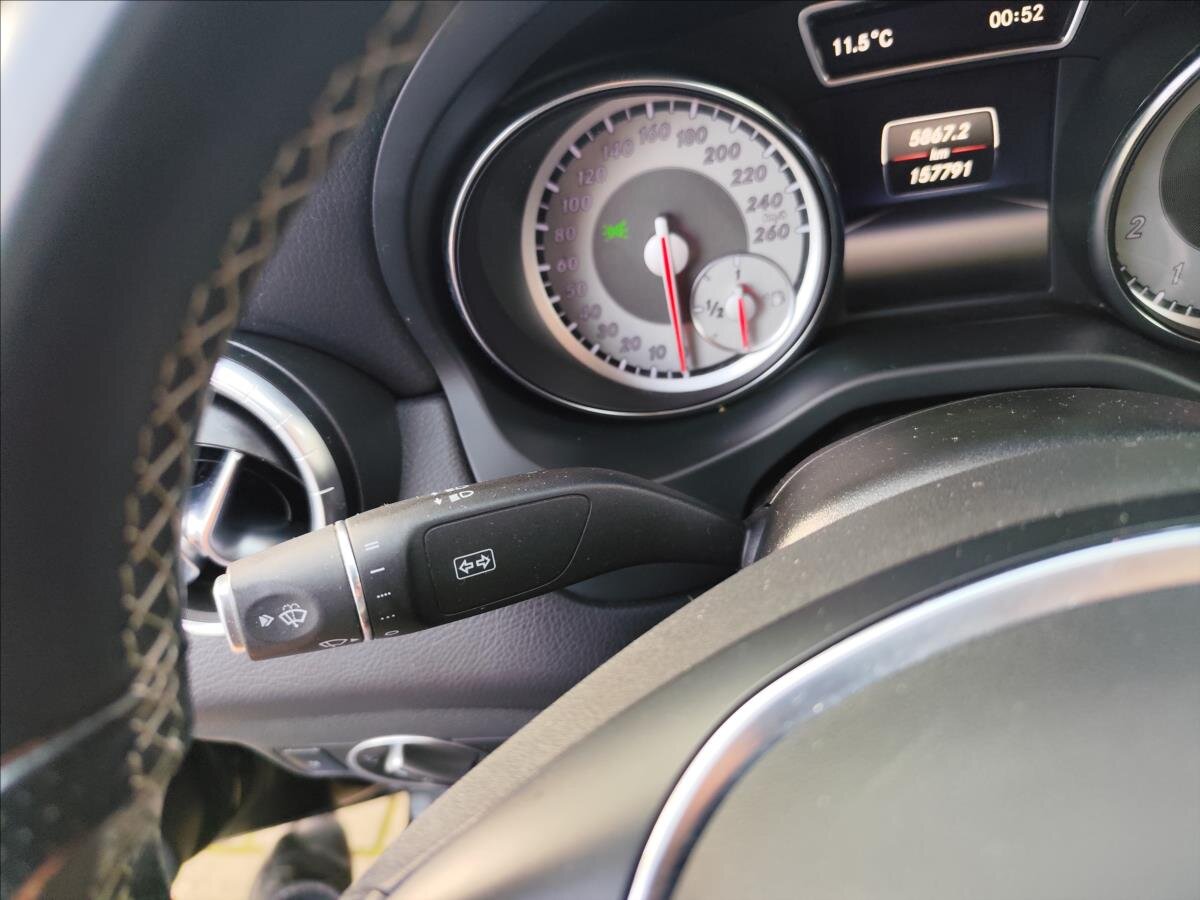 Mercedes-Benz CLA Sedan 1,6 l 115 kw