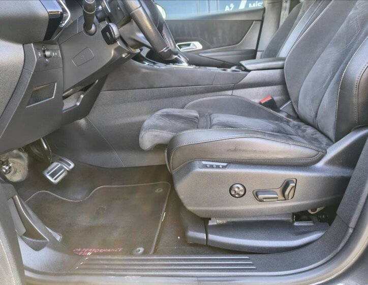 DS Automobiles DS7 Crossback SUV / Terénní 2,0 l 130 kw