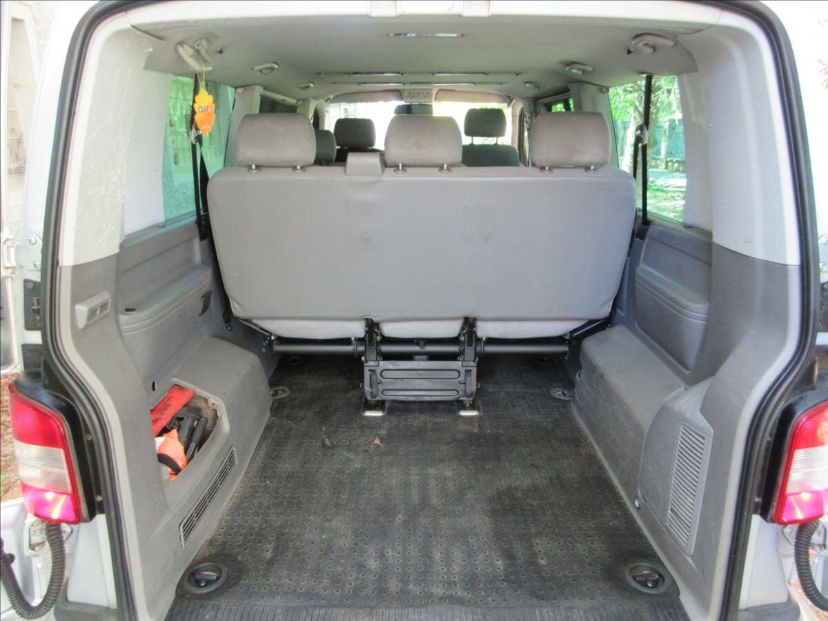 Volkswagen Caravelle Kombi 2,5 l 128 kw