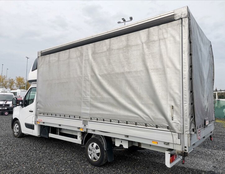 Renault Master 19