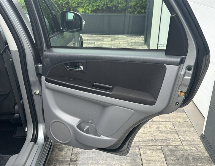 Suzuki SX4 Hatchback 2,0 l 99 kw