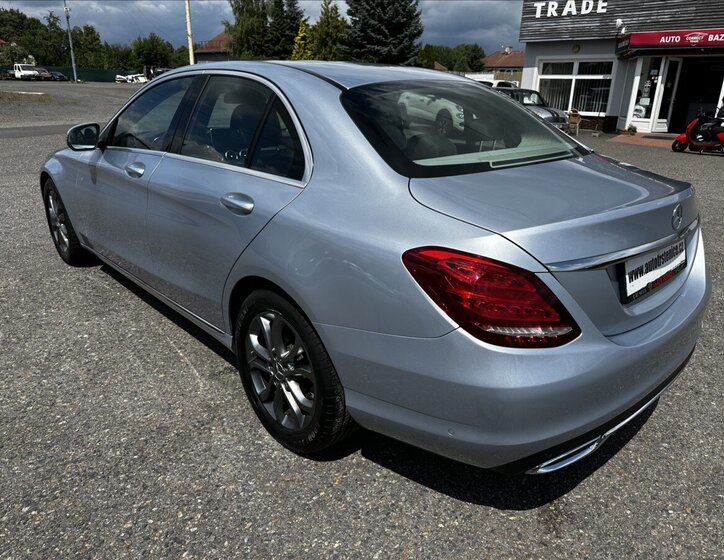 Mercedes-Benz Třídy C Sedan / Limuzína 1,6 l 115 kw