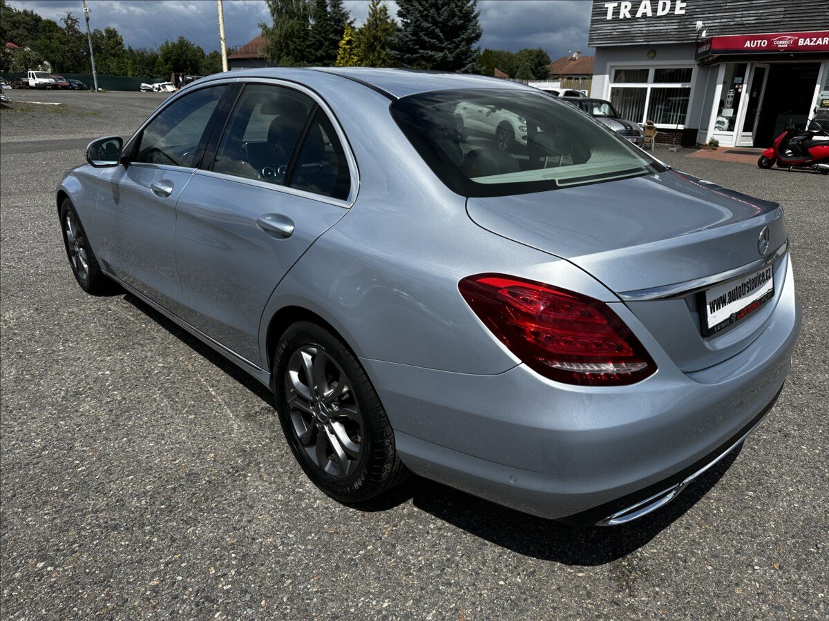 Mercedes-Benz Třídy C Sedan / Limuzína 1,6 l 115 kw